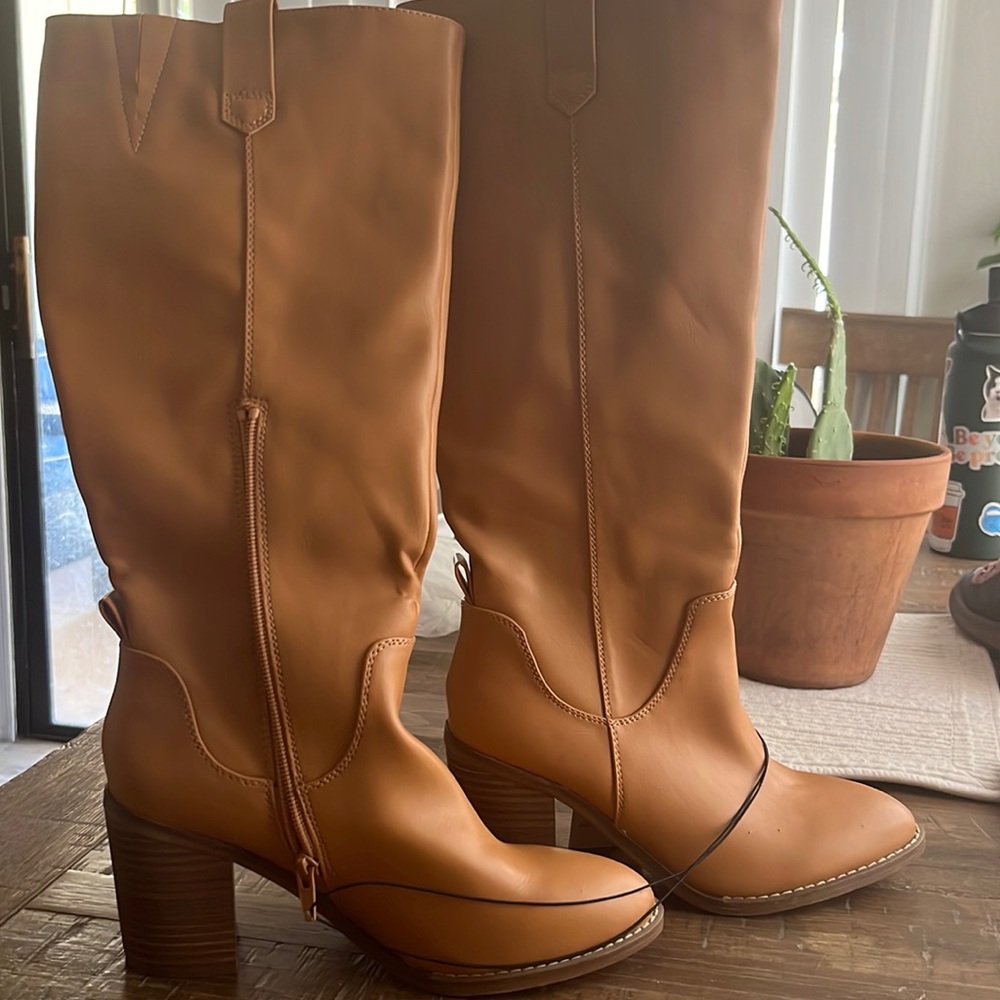 Target heeled boots